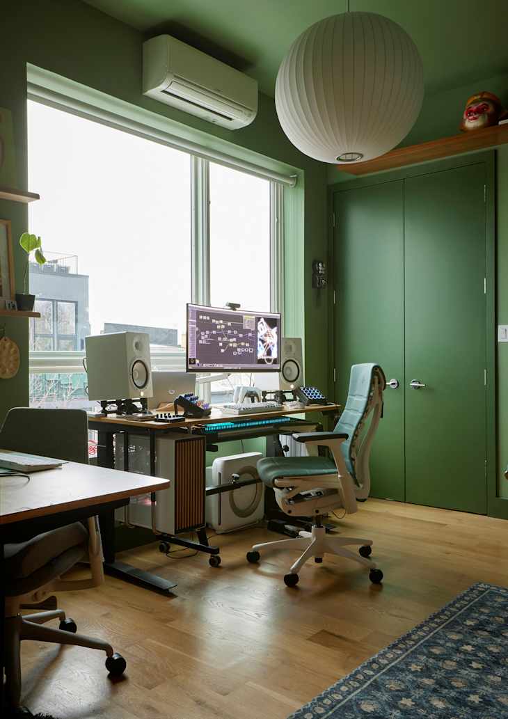 see-inside-a-900-square-foot-new-build-brooklyn-condo-apartment-therapy